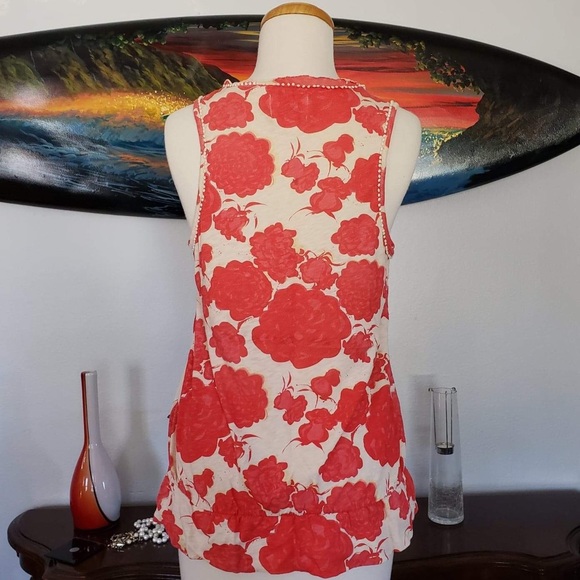 Cute Deletta top - Picture 2 of 10